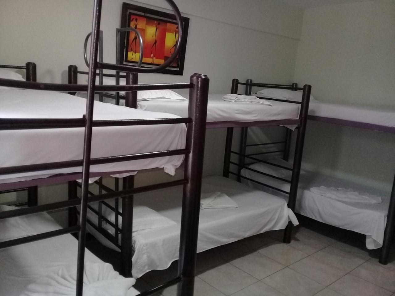 Hostal Ibiza Santa Cruz de La Sierra Extérieur photo