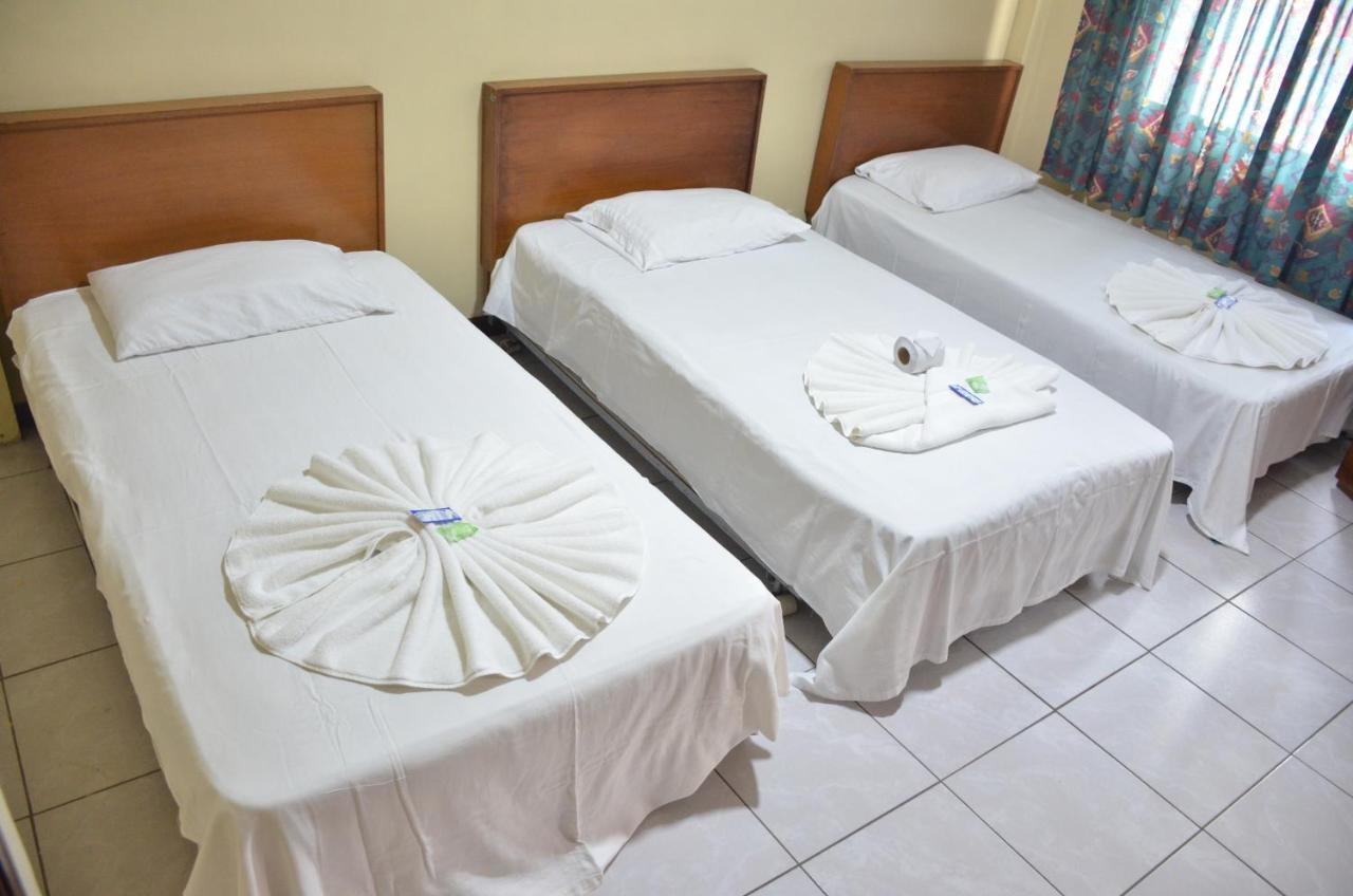 Hostal Ibiza Santa Cruz de La Sierra Extérieur photo