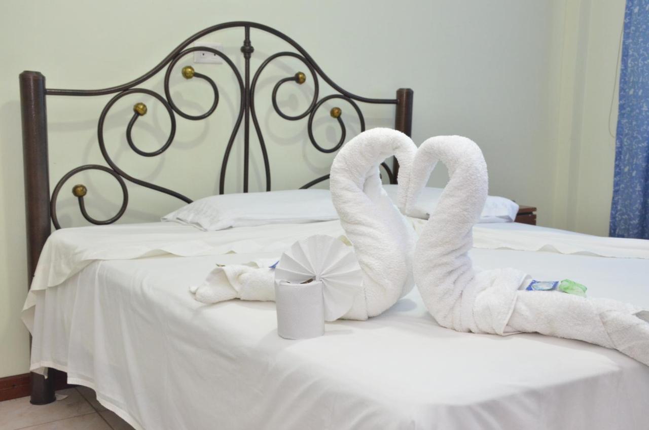Hostal Ibiza Santa Cruz de La Sierra Extérieur photo