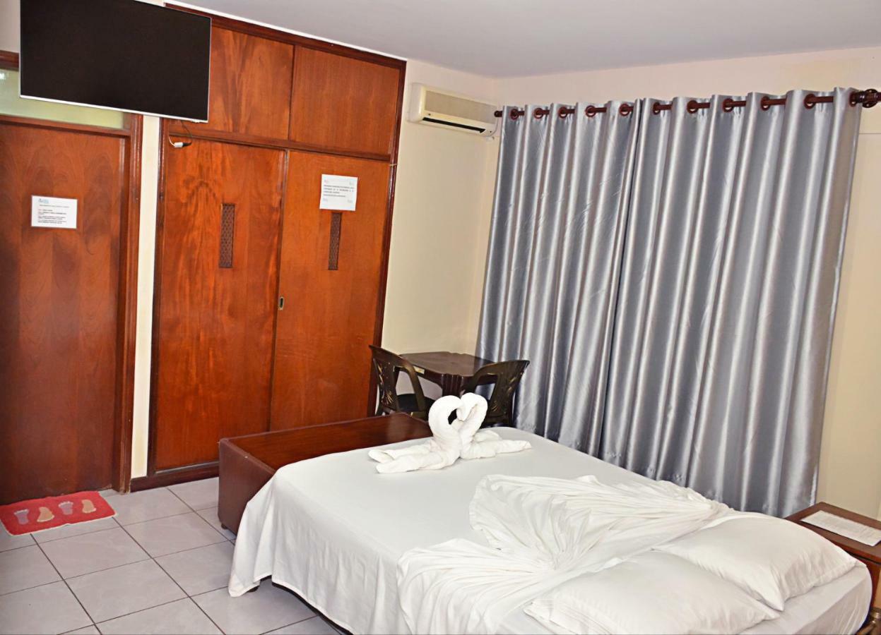 Hostal Ibiza Santa Cruz de La Sierra Extérieur photo